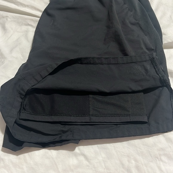 Black north face shorts - Picture 3 of 4